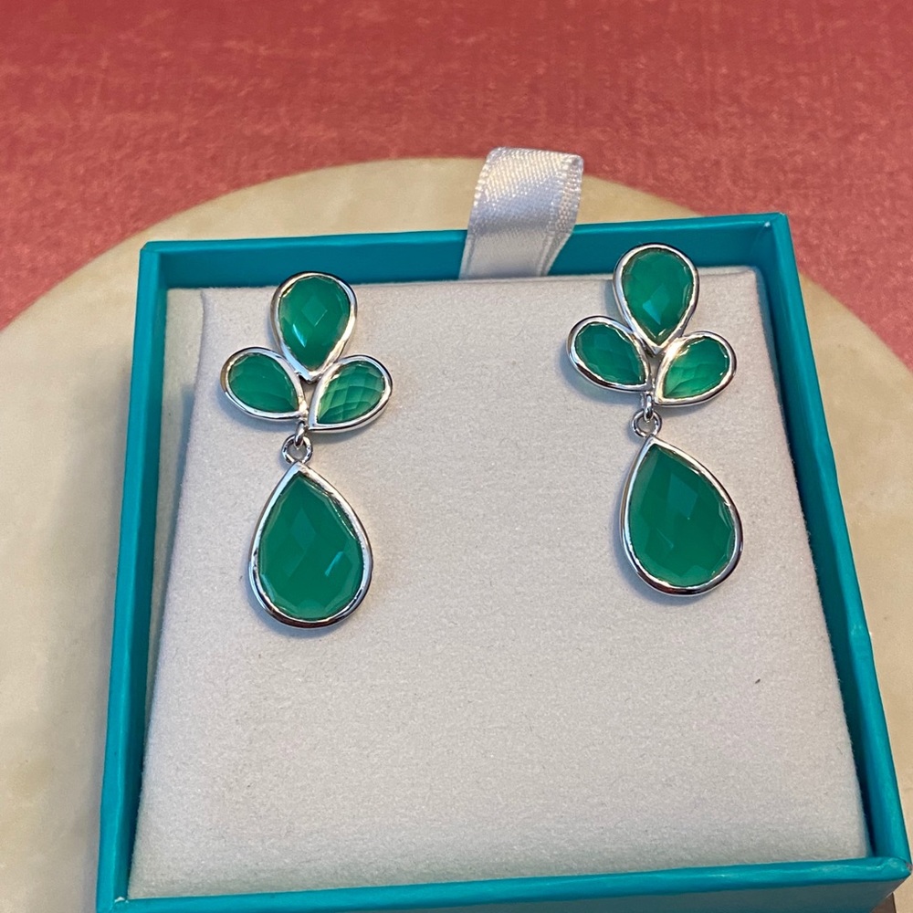 NWOT GREEN ONYX STERLING DANGLE EARRINGS